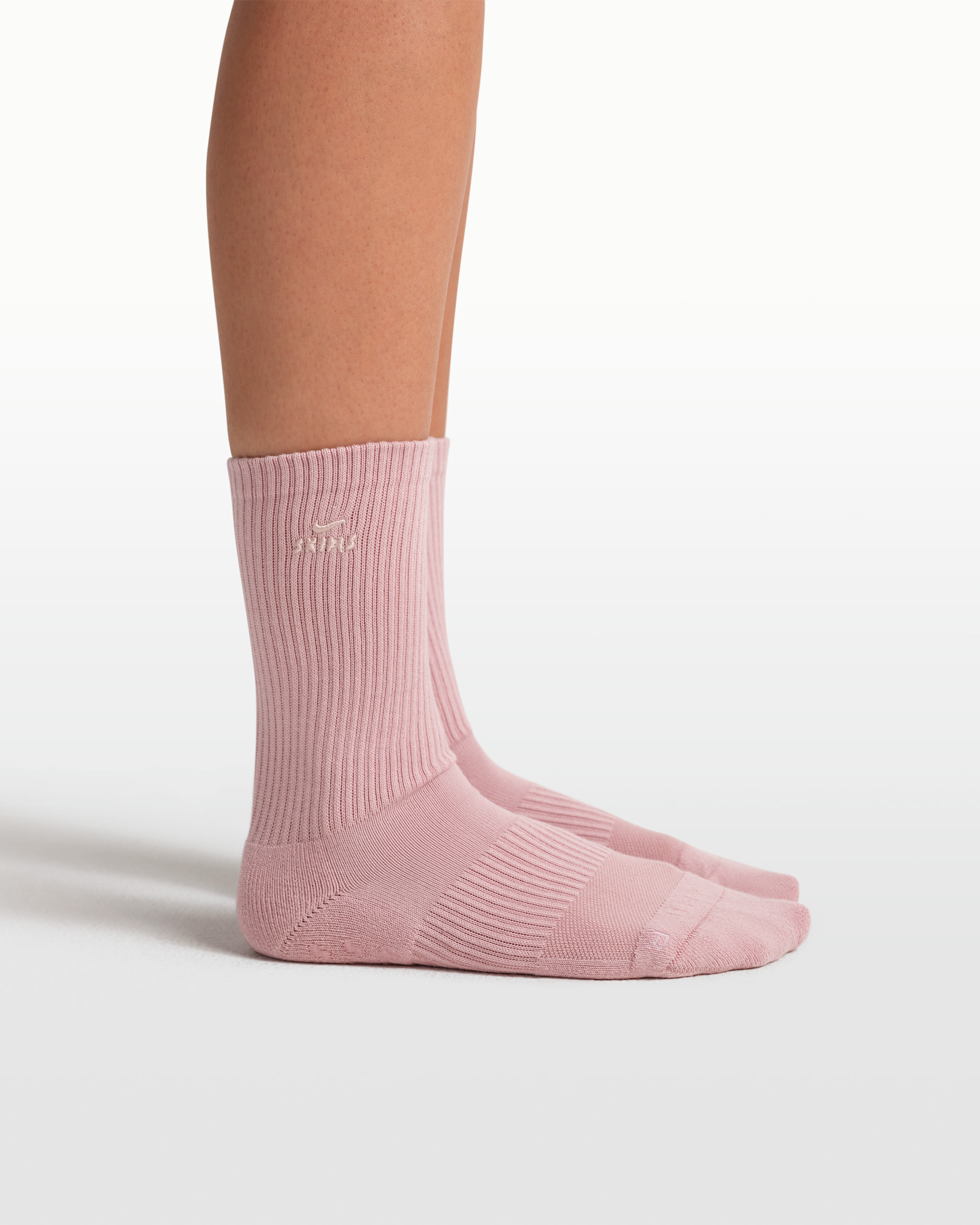 NikeSKIMS Women's Dri-FIT Pilates Grip Crew Socks (1 Pair). Nike.com